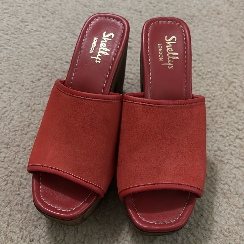 Shelly’s London sandals